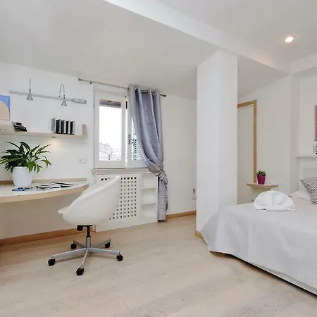Rione Trastevere Apartment *